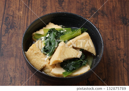 炸豆腐和燉小松菜 炸豆腐和燉小松菜 132875789