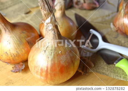 整顆洋蔥 132878282