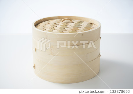Bamboo steamer 132878693