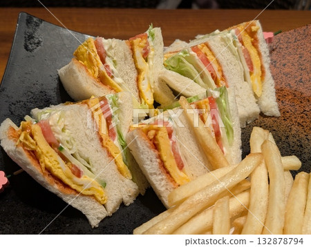 Sandwich 132878794