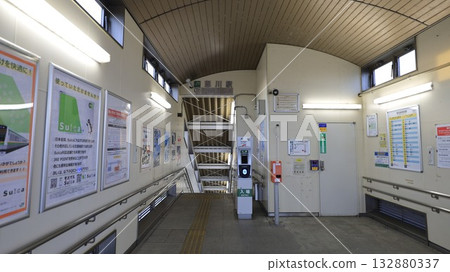 Omoigawa Station on the JR Ryomo Line, located on the overbridge that serves as a north-south connecting passage 132880337