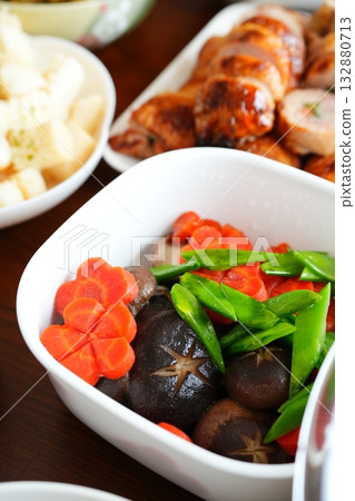 Delicious Japanese cuisine, New Year's dishes 132880713