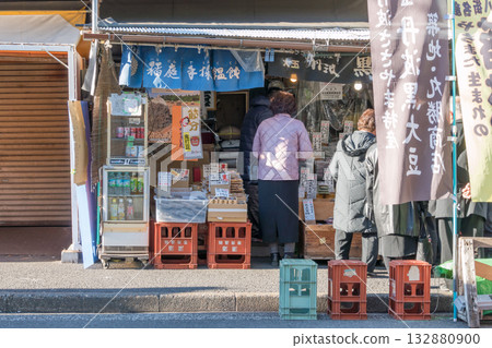 [Tsukiji Outer Market] 132880900