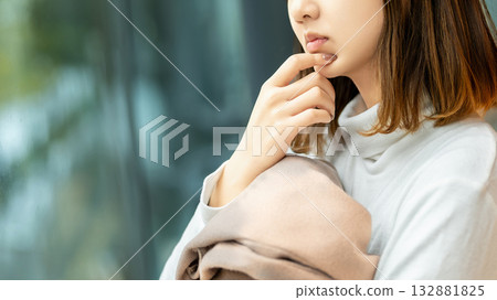 A young woman/businesswoman thinking 132881825