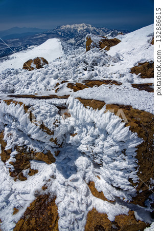 View of the shrimp tails on the ridge of Mt. Shibutsu during the snowy season, and Mt. Koshibutsu, Mt. Joshu Hotaka, and Mt. Akagi 132886615