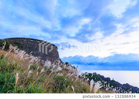 Ashigesaki Observatory in autumn before sunrise, Hachinohe City, Aomori Prefecture Ashigesaki Observatory in autumn before sunrise, Hachinohe City, Aomori Prefecture 132886934