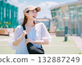 參加活動的微笑女子 132887249