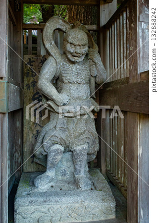 Fujiji temple Nio statue 132888242