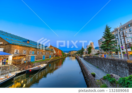 Evening view of Otaru Canal, Otaru City, Hokkaido 132889068