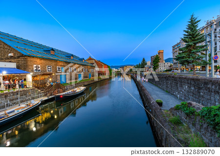 Evening view of Otaru Canal, Otaru City, Hokkaido 132889070