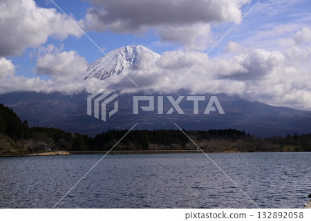 Blue sky and Mt. Fuji 132892058