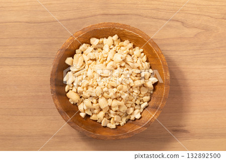 Crunchy Peanuts 132892500