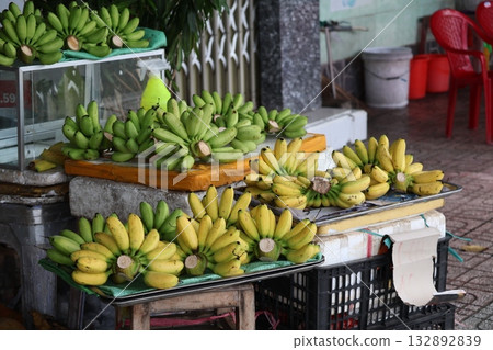 越南美托鎮一家香蕉店的景象 越南美托鎮一家香蕉店的景象 132892839