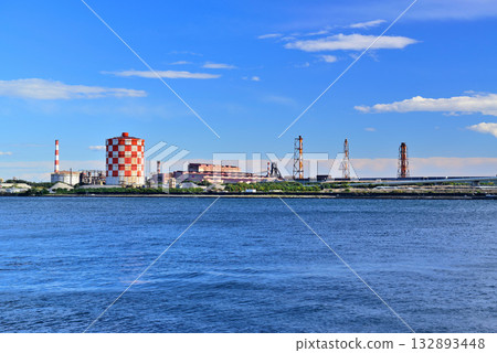 JFE Steel, a view of the Keihin industrial area from Umi-Shibaura Station on the Yokohama Tsurumi Line 132893448
