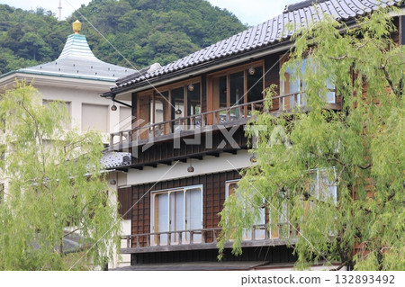城崎溫泉街的迷人旅館 132893492