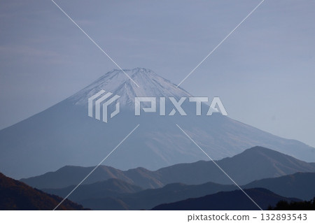 [Yamanashi, Yanagisawa Pass] Mountain ranges and Mount Fuji 132893543