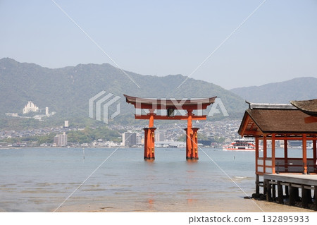 Itsukushima shrine  132895933