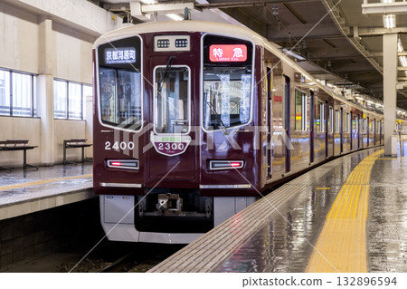 [Osaka Umeda Station] Kyoto Main Line express train waiting to depart 132896594