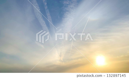 Beautiful contrails from Yumiharidake Observatory 132897145