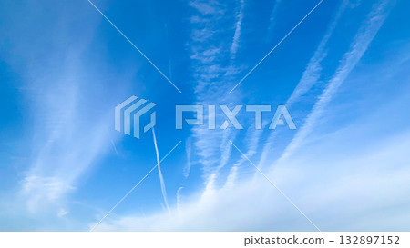 弓張岳天文台美麗的凝結尾跡 132897152