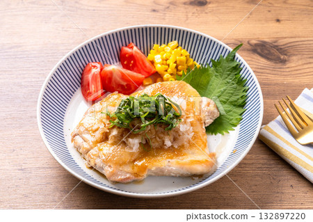 雞腿佐紫蘇葉碎醬 132897220