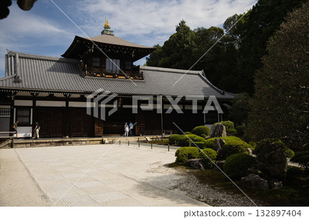 Tofukuji Temple: Checkered sand patterns in the Kaisan-do Hall and garden 2 Tofukuji Temple: Checkered sand patterns in the Kaisan-do Hall and garden 2 132897404