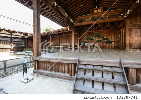 靖國神社能樂劇院 132897741