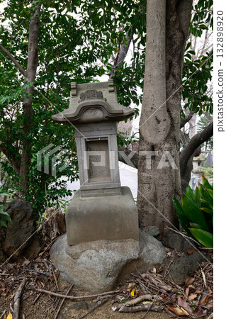 Kamiakatsuka, Hikawa Shrine, Fujizuka (Asama Shrine) 132898920