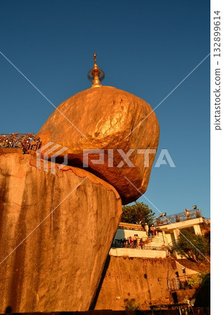 Kyaikhtiyo Pagoda, Golden Rock, Kyaikhtiyo, Myanmar Kyaikhtiyo Pagoda, Golden Rock, Kyaikhtiyo, Myanmar 132899614