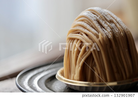 日本栗子勃朗峰蛋糕 栗子甜點 132901907