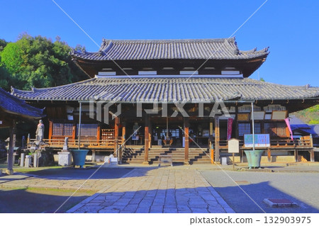 Autumn at Miidera Temple (Kannon Hall, Otsu City) Autumn at Miidera Temple (Kannon Hall, Otsu City) 132903975
