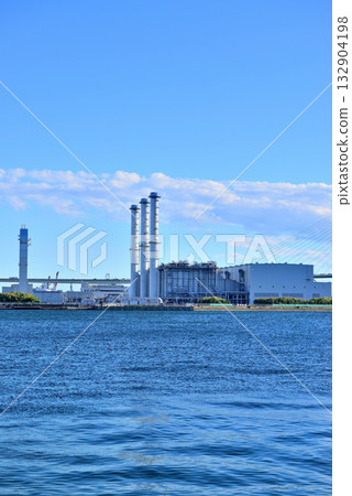 Factory area seen from Umi-Shibaura Station on the Yokohama City Tsurumi Line Tokyo Gas 132904198