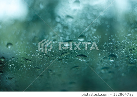 車窗上的水滴 2 132904782