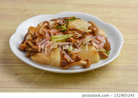 Stir-fried turnip and nameko mushrooms with butter Stir-fried turnip and nameko mushrooms with butter 132905245