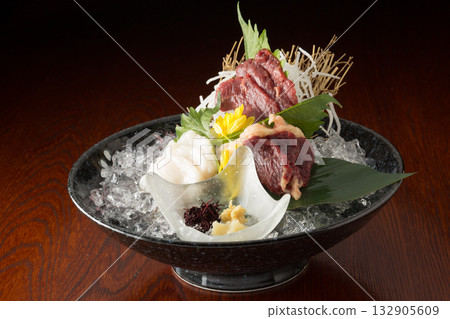 什錦鯨魚肉刺身 132905609