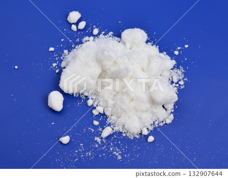 Sodium formate, HCOONa, is the sodium salt of formic acid, HCOOH. 132907644