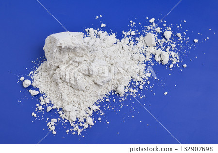 Zinc oxide is an inorganic compound with the formula ZnO. Zinc oxide is an inorganic compound with the formula ZnO. 132907698