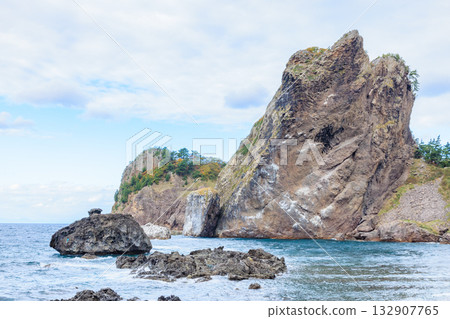 Autumnal Gankakeiwa Rock, Shimokita District, Aomori Prefecture Autumnal Gankakeiwa Rock, Shimokita District, Aomori Prefecture 132907765