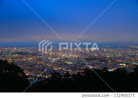 Night view of central Sapporo from Mount Moiwa Night view of central Sapporo from Mount Moiwa 132908373