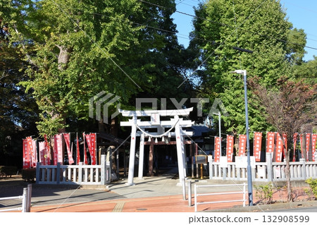 初見稻荷神社,七五山,初見的守護神,千葉縣鐮谷市初見本町,是從伏見稻荷大社轉來的神明。 初見稻荷神社,七五山,初見的守護神,千葉縣鐮谷市初見本町,是從伏見稻荷大社轉來的神明。 132908599