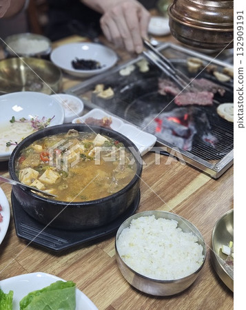 Traditional Korean food: Doenjang jjigae 132909191