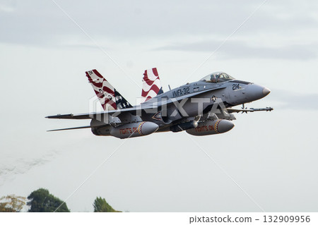 戰鬥機返回基地 戰鬥機返回基地 132909956