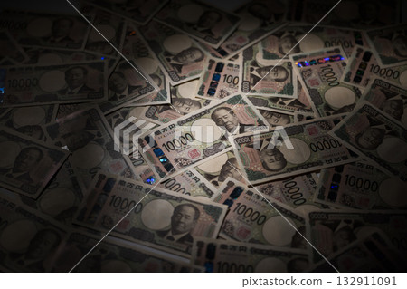 日本10,000日圓紙幣的圖案素材 132911091