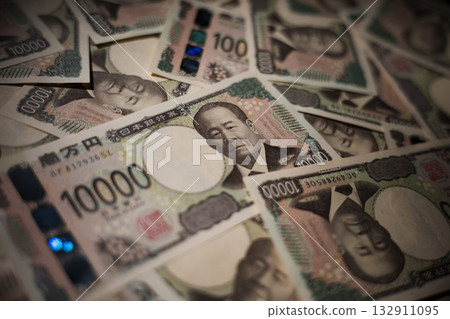 Graphic material of Japanese 10,000 yen banknote Graphic material of Japanese 10,000 yen banknote 132911095