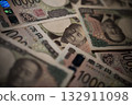 日本10,000日圓紙幣的圖案素材 132911098