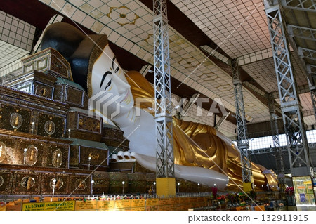 Myanmar, Bago, Shwethalyaung Pagoda, Shwethalyaung Reclining Buddha, Reclining Buddha Myanmar, Bago, Shwethalyaung Pagoda, Shwethalyaung Reclining Buddha, Reclining Buddha 132911915