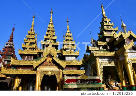 Myanmar, Yangon, Shwedagon Pagoda, Myanmar's largest sacred place, pagoda Myanmar, Yangon, Shwedagon Pagoda, Myanmar's largest sacred place, pagoda 132913226