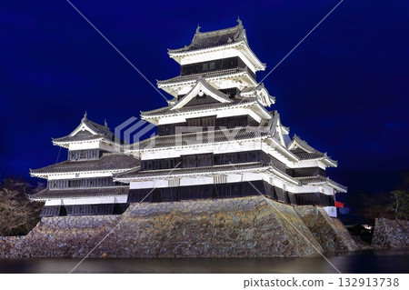 【長野縣】松本城夜景（現存天守閣，國寶） 132913738
