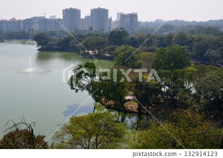 Kandawgyi 湖, Kandawgyi 公園, 仰光, 緬甸 Kandawgyi 湖, Kandawgyi 公園, 仰光, 緬甸 132914123