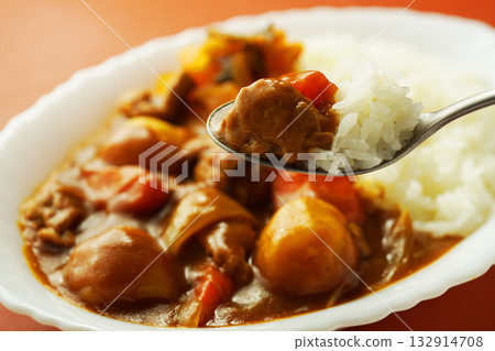 Curry rice with lots of chunky vegetables Curry rice with lots of chunky vegetables 132914708